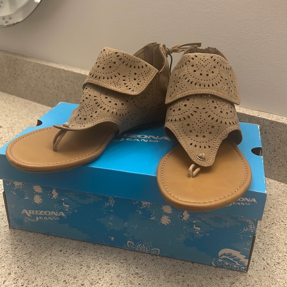 Súper cute Arizona gladiator sandals